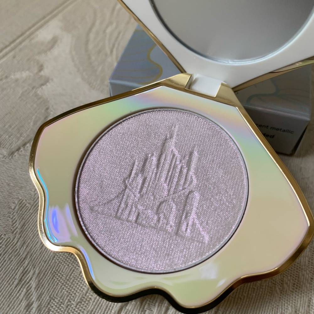 Sigma Beauty Disney The Little Mermaid Ariel Highlighter Shimmering Seashell NIB